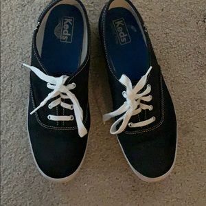 Black rarely worn Keds